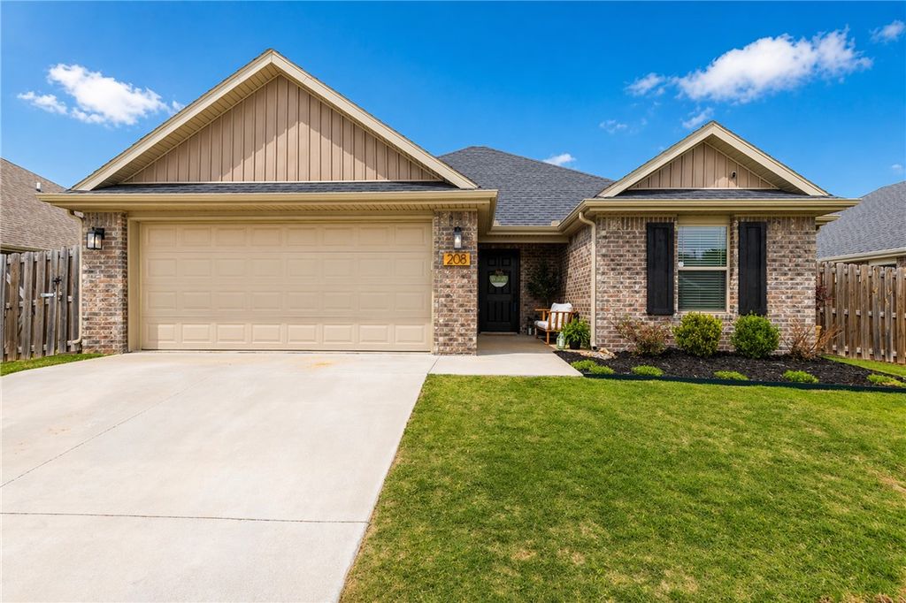 208 S Nightfall Avenue, Farmington, AR 72730