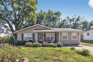 319 Holiday Drive, Lansing, KS 66043