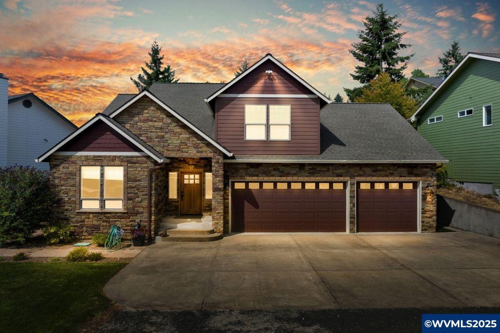 700 N 9th St, Philomath, OR 97370