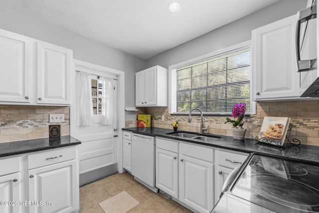 3116 BELDEN Circle, Jacksonville, FL 32207