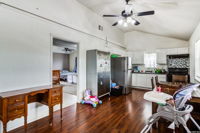 301 E County Road 678, Natalia, TX 78059