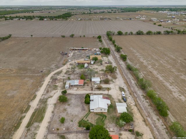 301 E County Road 678, Natalia, TX 78059