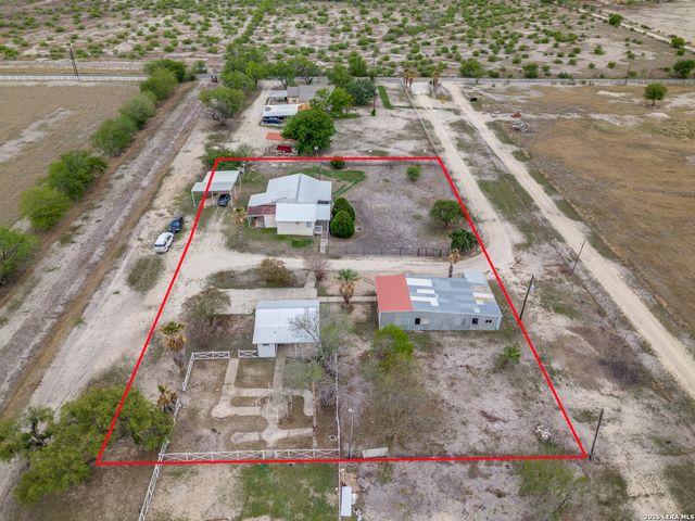 301 E County Road 678, Natalia, TX 78059