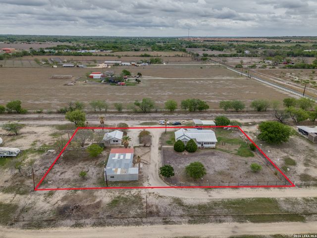301 E County Road 678, Natalia, TX 78059