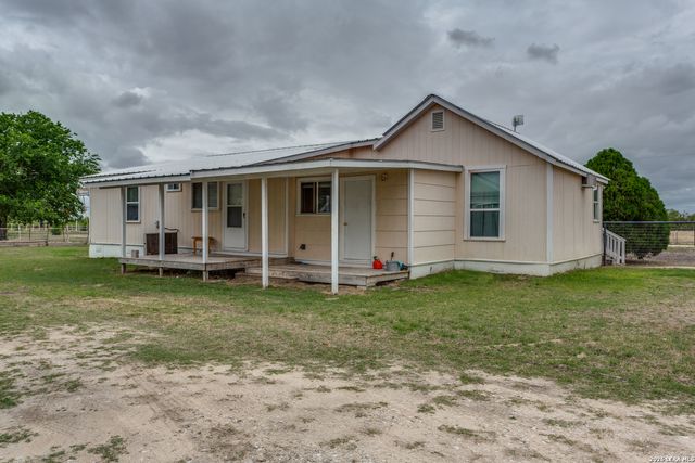 301 E County Road 678, Natalia, TX 78059