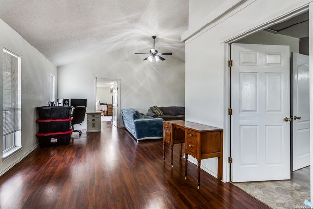 301 E County Road 678, Natalia, TX 78059