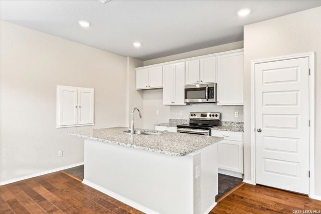 1053 FISHER WAY, New Braunfels, TX 78130