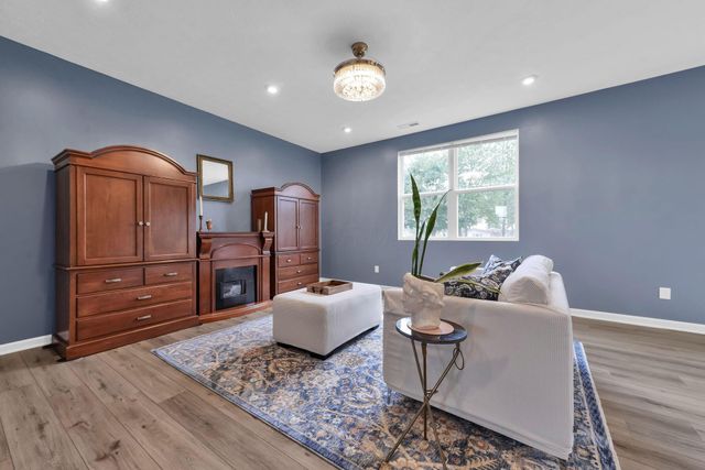 1138 Lake Forest Drive, Hebron, OH 43025