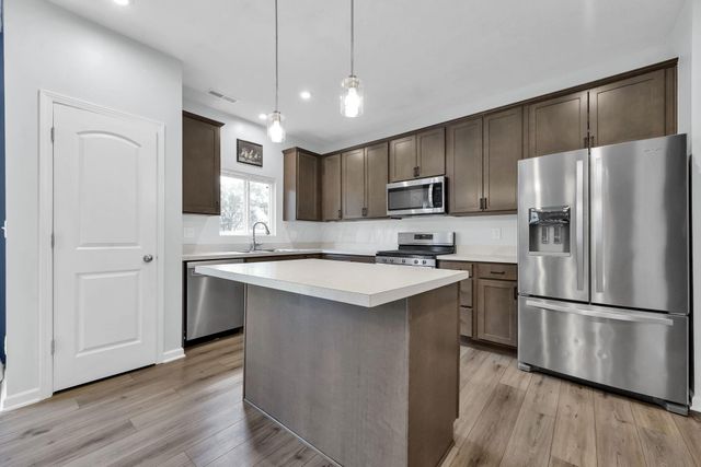 1138 Lake Forest Drive, Hebron, OH 43025