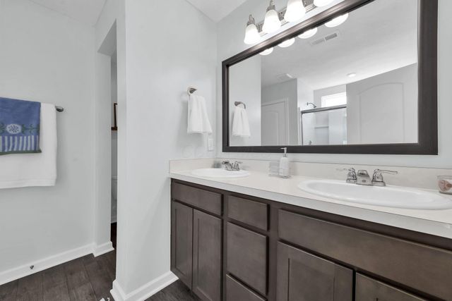 1138 Lake Forest Drive, Hebron, OH 43025