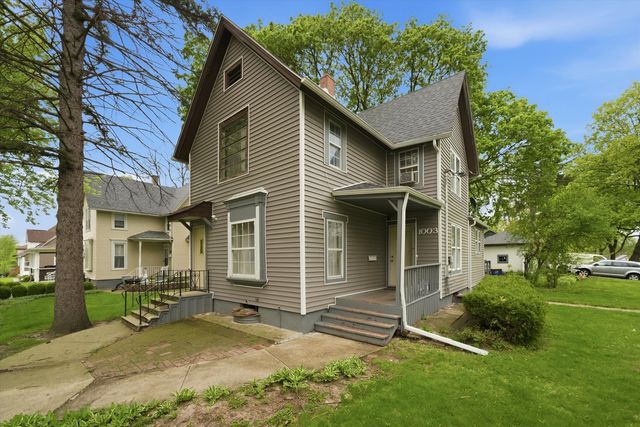 1003 Saint John Street, Elgin, IL 60120