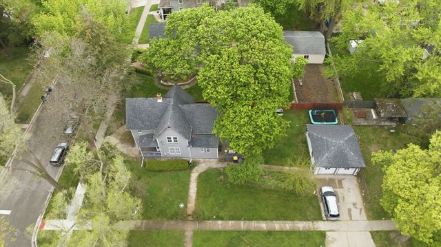 1003 Saint John Street, Elgin, IL 60120