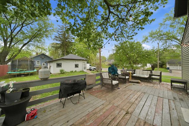 1003 Saint John Street, Elgin, IL 60120