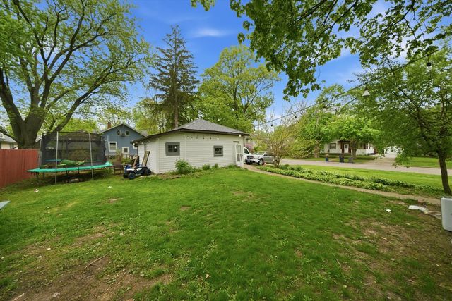 1003 Saint John Street, Elgin, IL 60120
