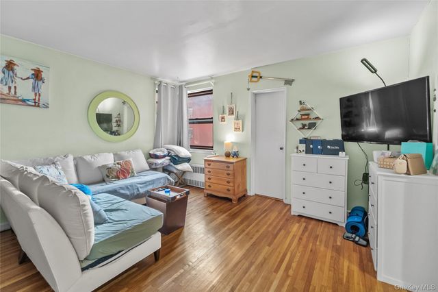 142 Garth Road 4Q, Scarsdale, NY 10583