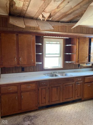 501 E Main Street, Lewisville, IN 47352