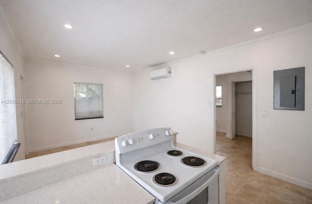 572 NE 67th St 5, Miami, FL 33138
