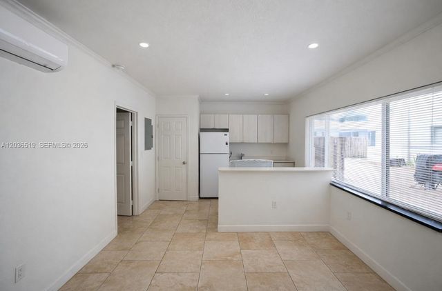 572 NE 67th St 5, Miami, FL 33138