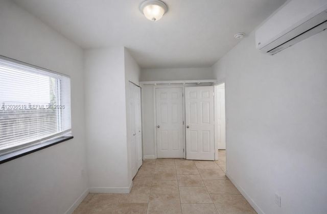 572 NE 67th St 5, Miami, FL 33138