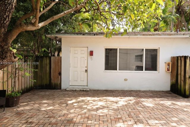 572 NE 67th St 5, Miami, FL 33138
