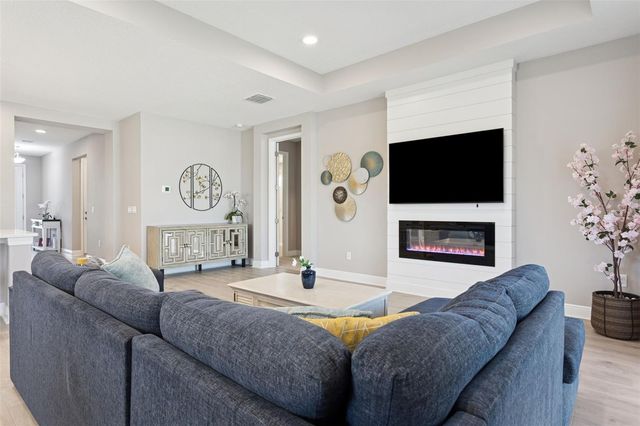 33287 SYCAMORE LEAF DRIVE, Wesley Chapel, FL 33545