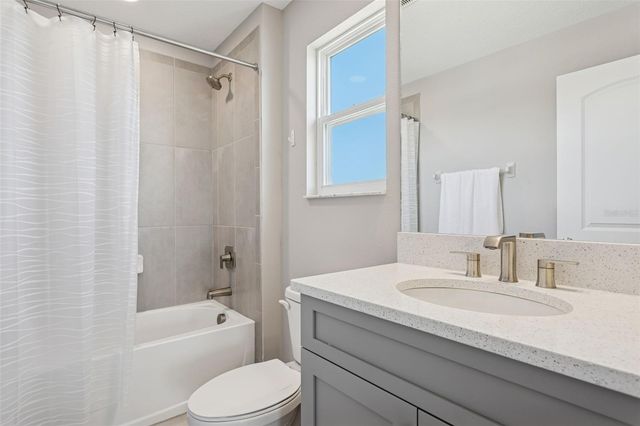 33287 SYCAMORE LEAF DRIVE, Wesley Chapel, FL 33545