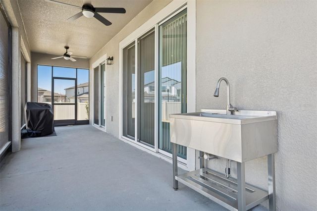 33287 SYCAMORE LEAF DRIVE, Wesley Chapel, FL 33545