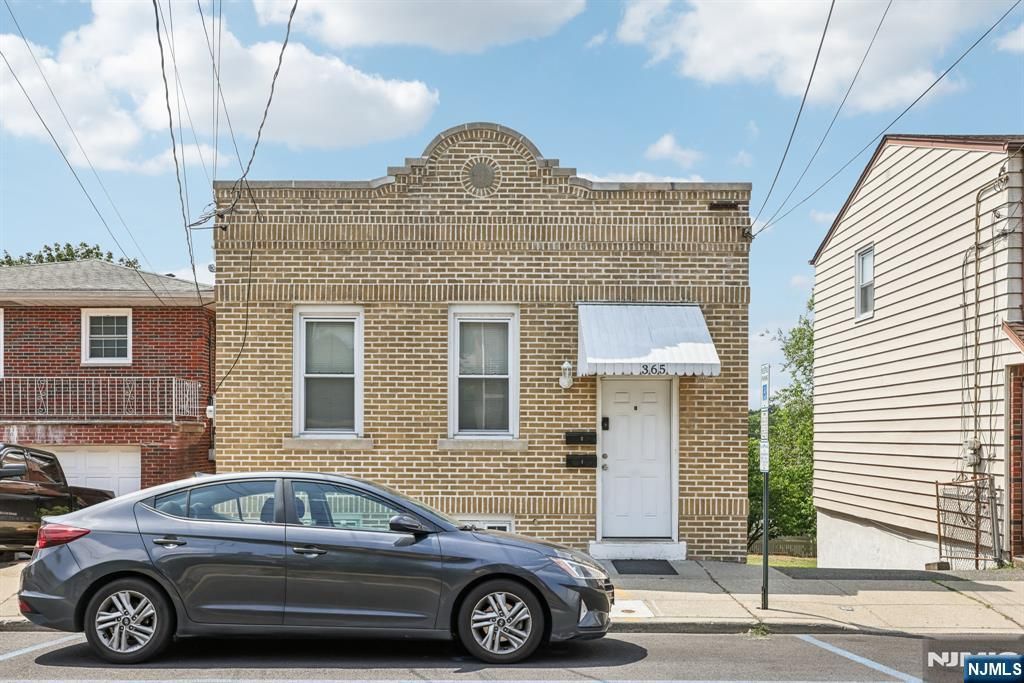 363 Macarthur Avenue, Garfield, NJ 07026