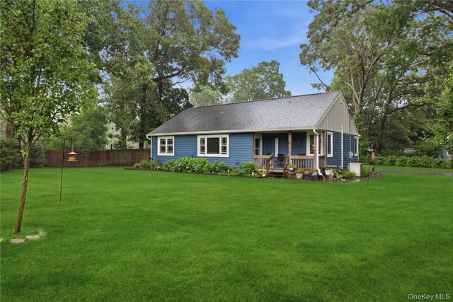 3 Parkside Avenue, Miller Place, NY 11764