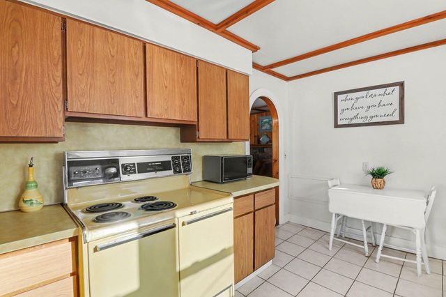 11637 Algonquin Drive, Hamburg Twp, MI 48169