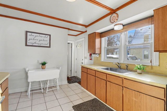 11637 Algonquin Drive, Hamburg Twp, MI 48169