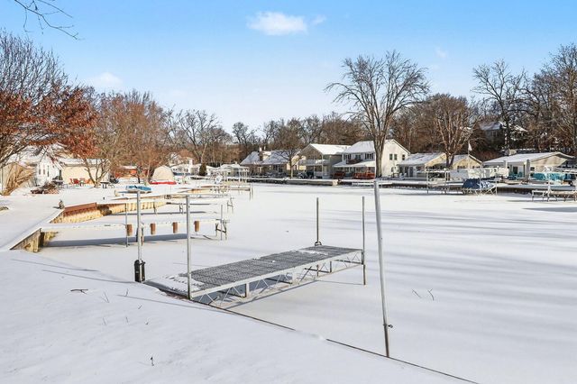 11637 Algonquin Drive, Hamburg Twp, MI 48169