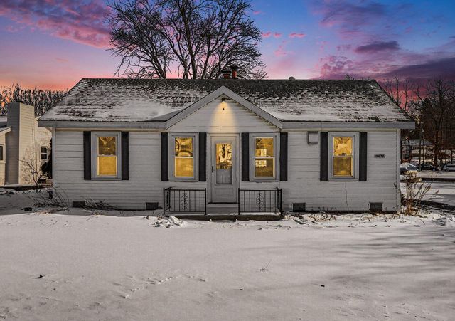 11637 Algonquin Drive, Hamburg Twp, MI 48169