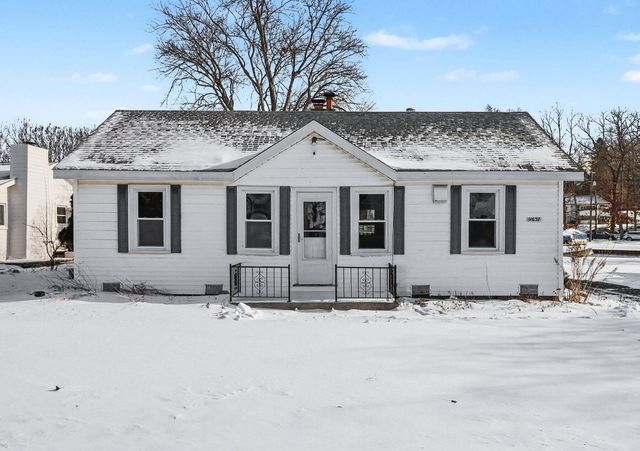 11637 Algonquin Drive, Hamburg Twp, MI 48169