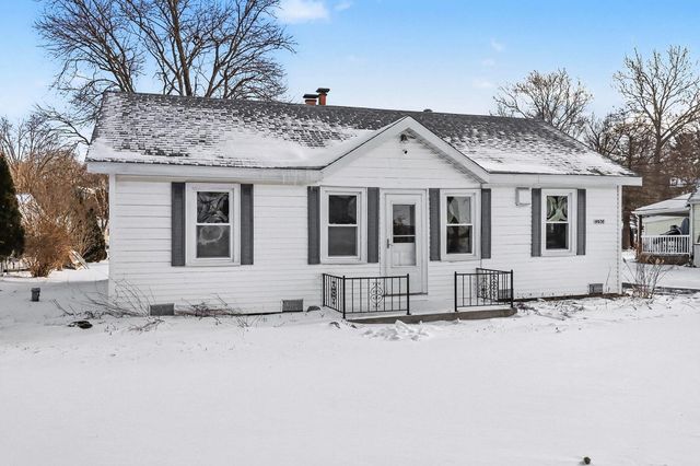 11637 Algonquin Drive, Hamburg Twp, MI 48169