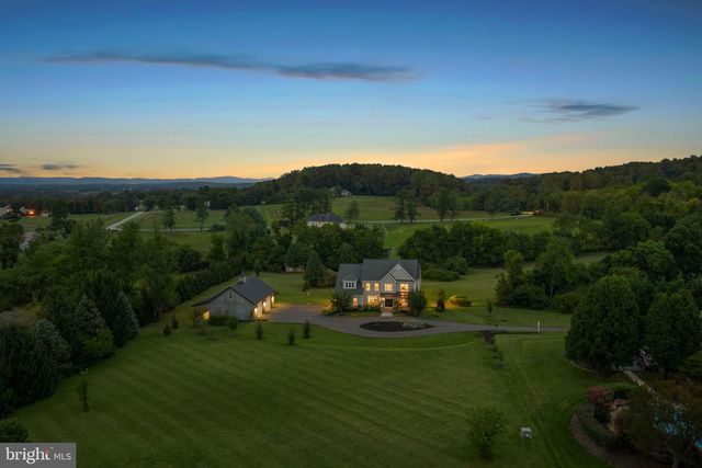 16573 CLARKES GAP RD, Paeonian Springs, VA 20129