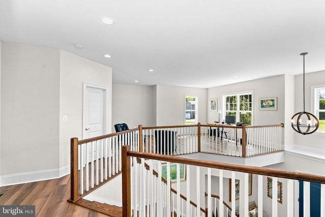 16573 CLARKES GAP RD, Paeonian Springs, VA 20129