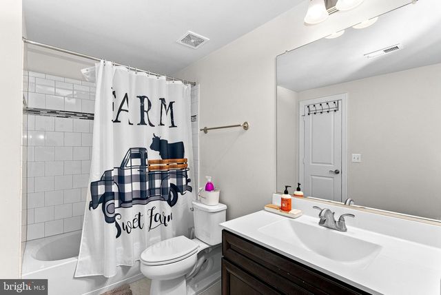 16573 CLARKES GAP RD, Paeonian Springs, VA 20129