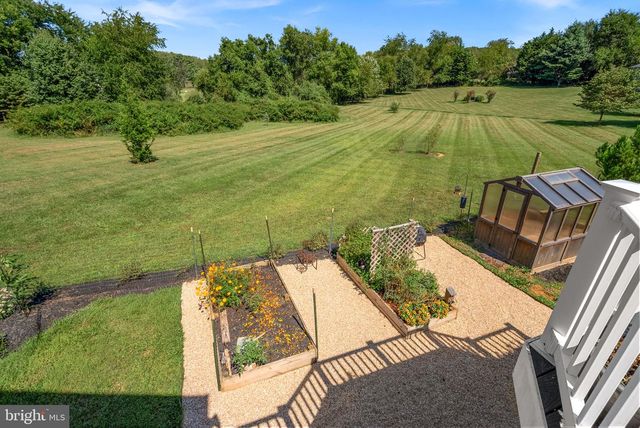 16573 CLARKES GAP RD, Paeonian Springs, VA 20129