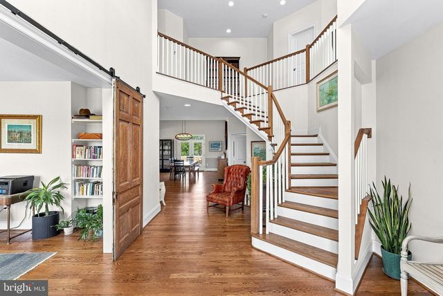 16573 CLARKES GAP RD, Paeonian Springs, VA 20129