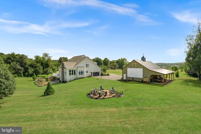 16573 CLARKES GAP RD, Paeonian Springs, VA 20129
