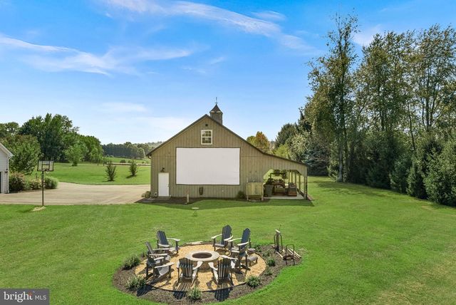16573 CLARKES GAP RD, Paeonian Springs, VA 20129