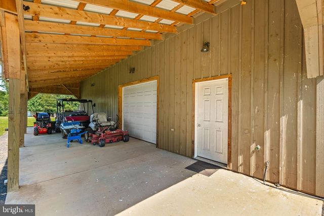 16573 CLARKES GAP RD, Paeonian Springs, VA 20129