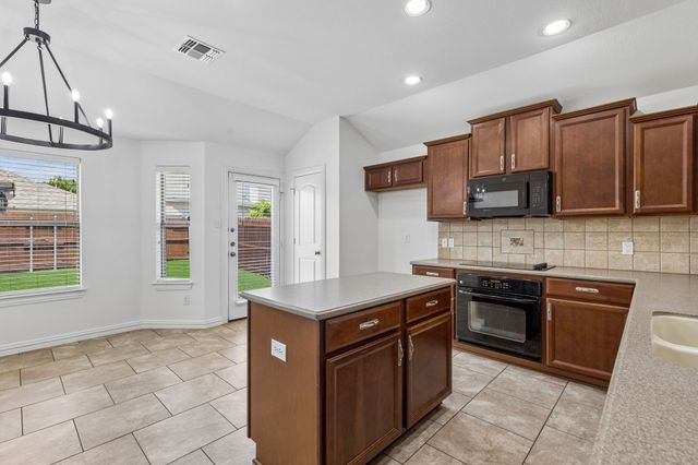 1801 Ringtail Drive, Little Elm, TX 75068