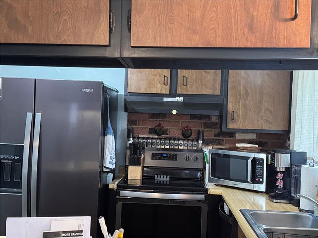 5850 Corlett Court, Huber Heights, OH 45424