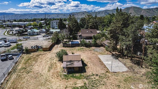 1314 Walnut Street, Wenatchee, WA 98801