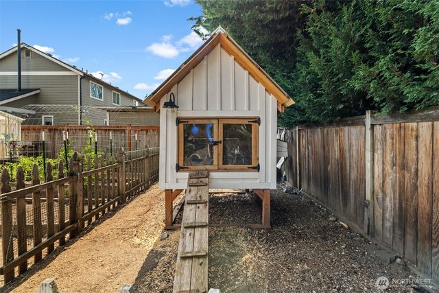 15910 42nd Avenue Ct E, Tacoma, WA 98446