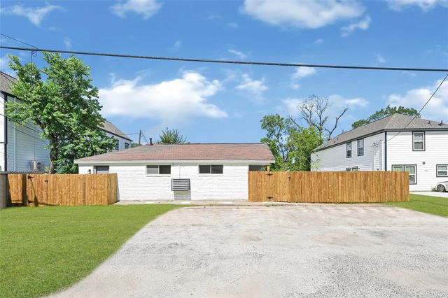 8701 Bertwood Street, Houston, TX 77016