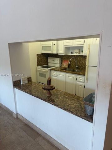 2200 E Hallandale Beach Blvd 109, Hallandale Beach, FL 33009