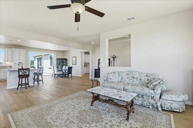 21456 Rucker Ct, Grass Valley, CA 95949